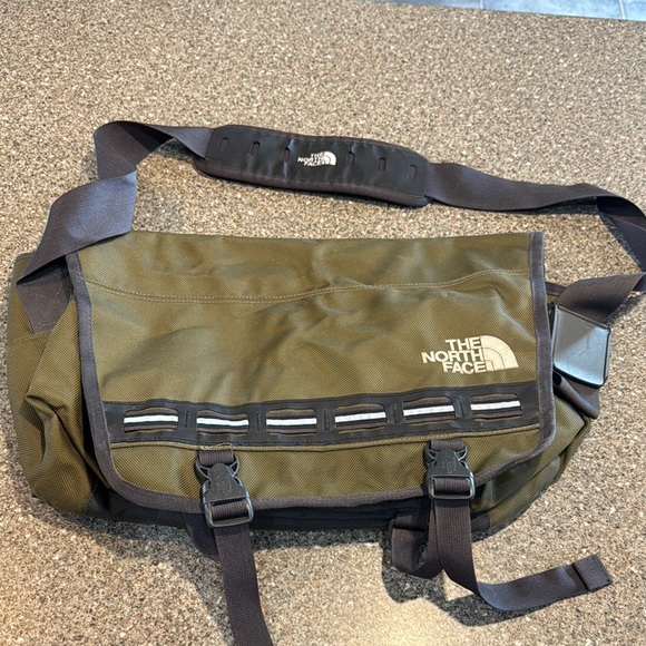 Vintage north face messenger bag
